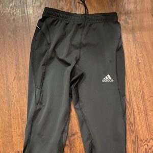 Adidas Women’s crop Capri with zipper pocket